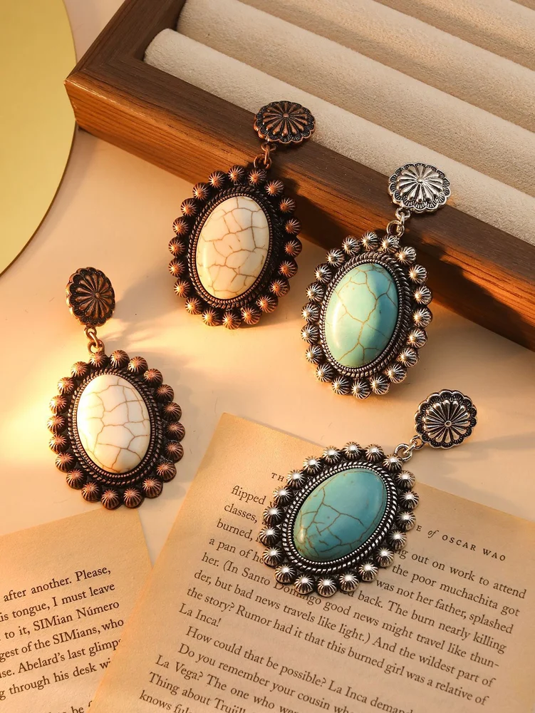 Big turquoise stone vintage design earrings 80’s fashion