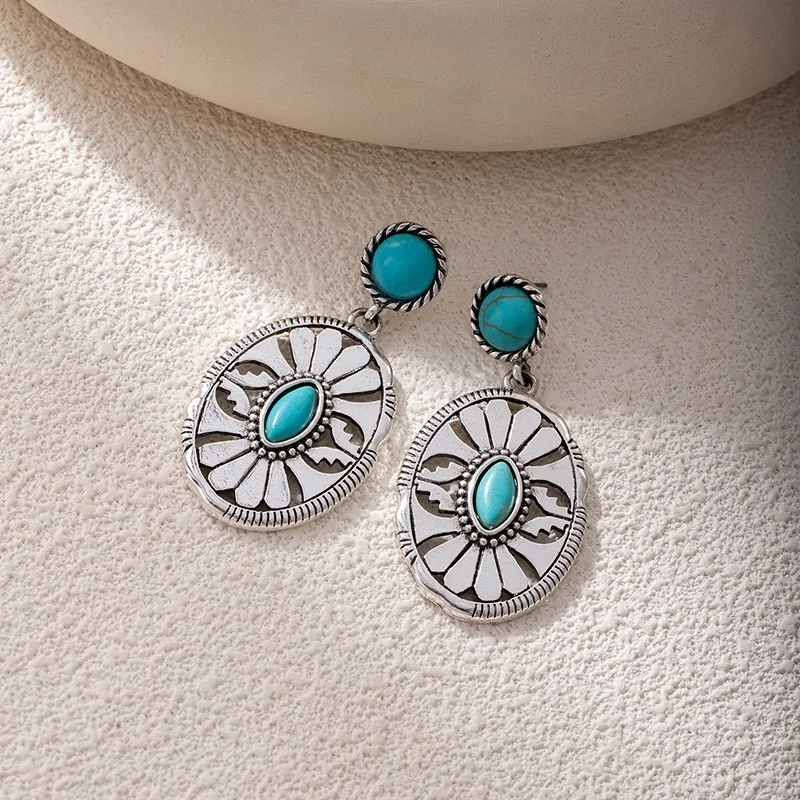 Turquoise beads earrings western design