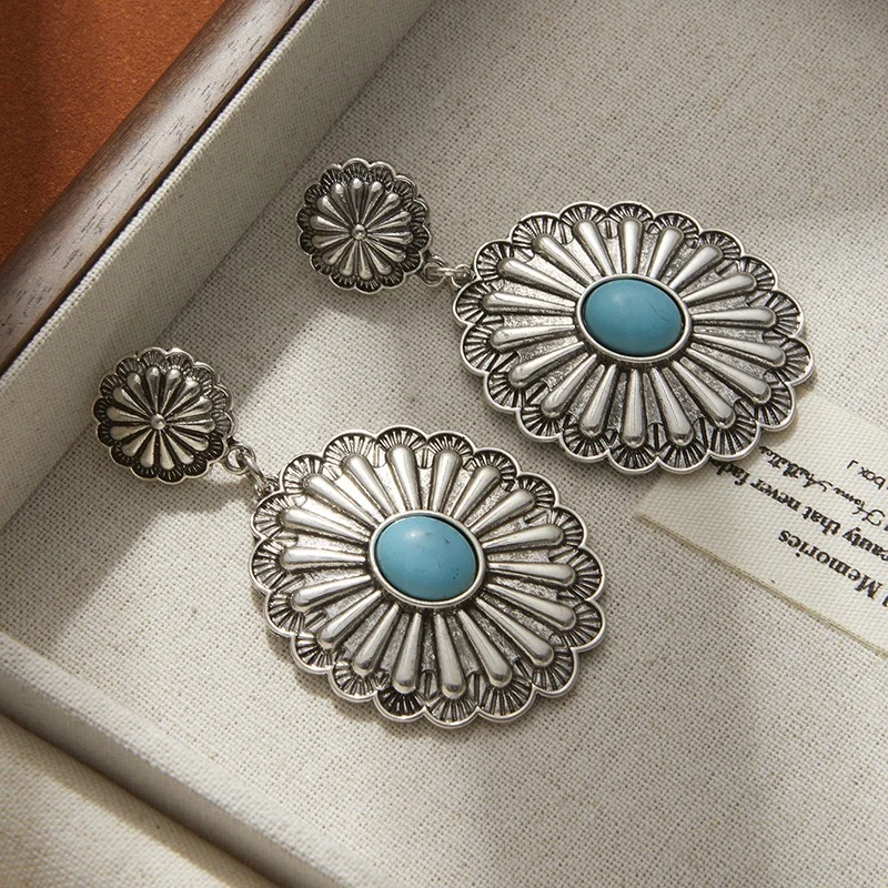 Flowers simply design post back earrings turquoise beads country style